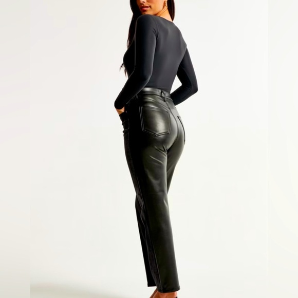 Abercrombie & Fitch The Ankle Straight Ultra High Rise, Love Curve Jeans - Picture 2 of 14